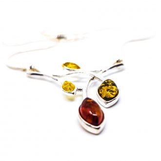 N0046 A 330x330 - Amber roses -necklaces